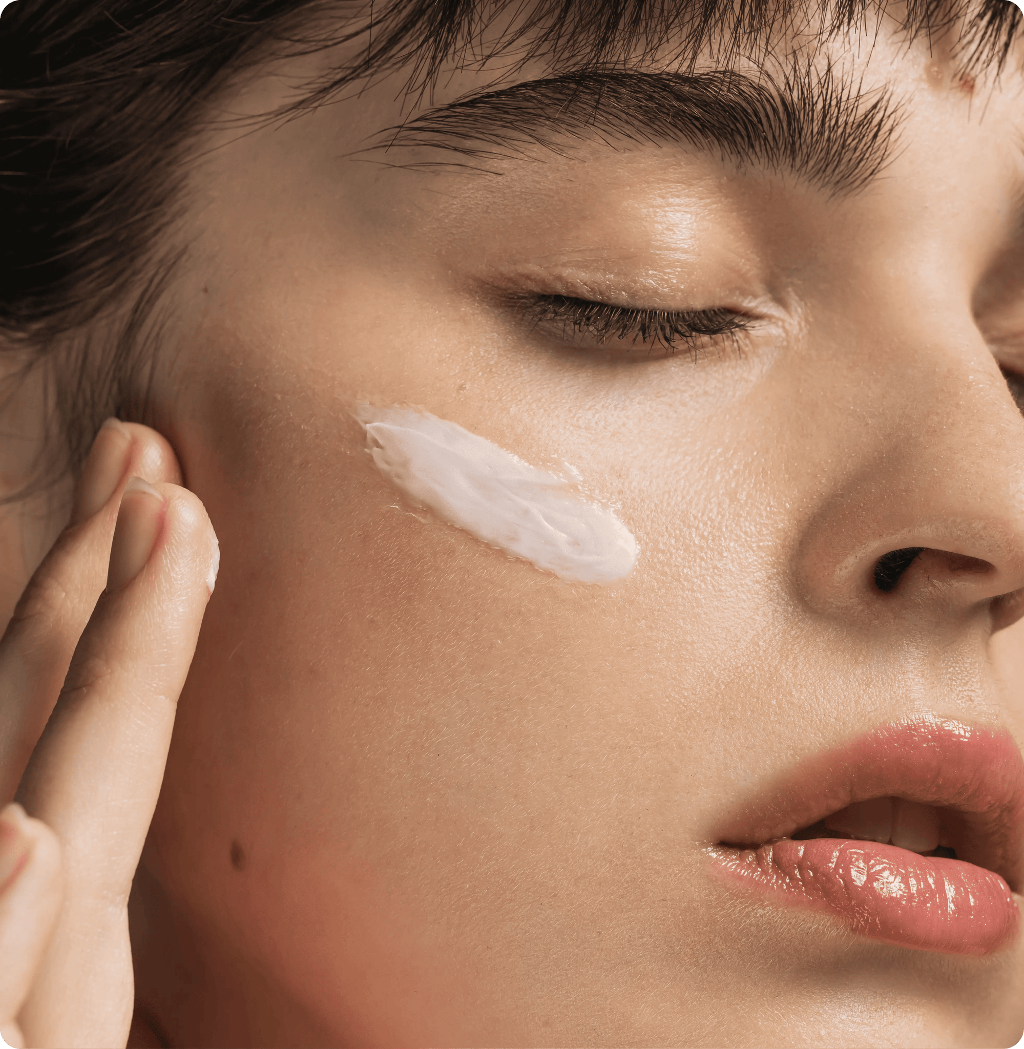 Winter Skin SOS: Why Hydration is Your Skin’s Best Friend This Season - Chris&Alley®